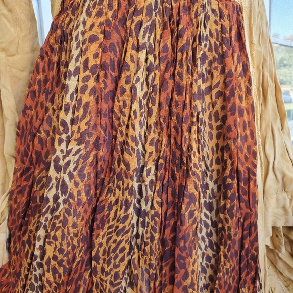 Vintage Gold Star 100% Rayon Embroidered Pleated Gold &Cheetah Print Midi Dress - Picture 5 of 14